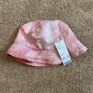 NWT Urban Outfitters Bucket Hat